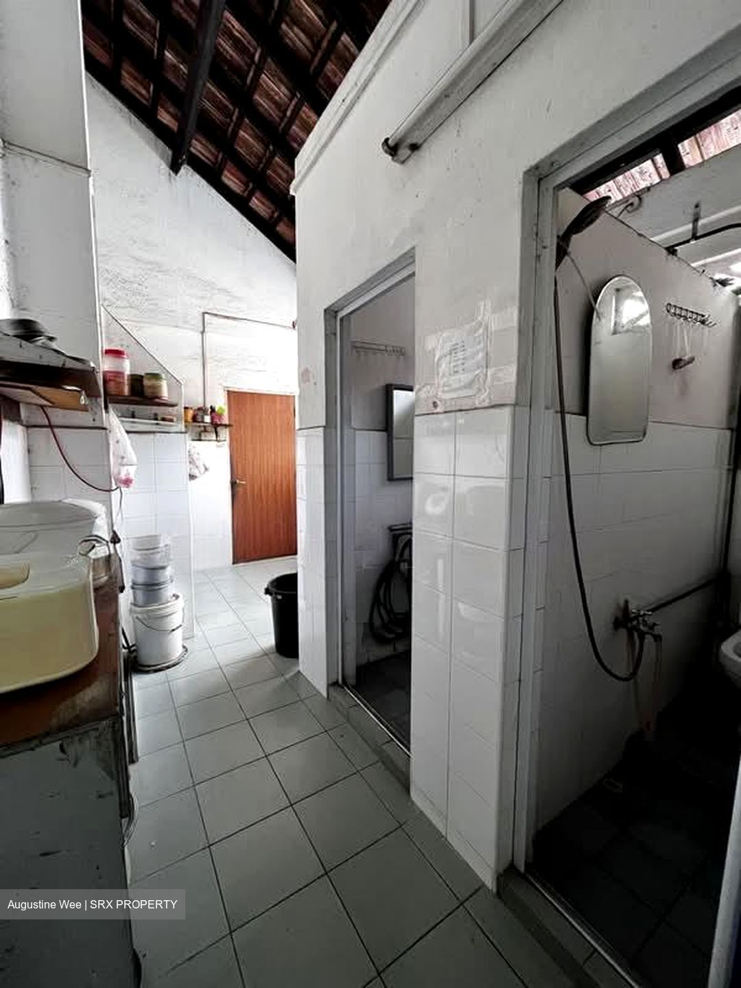 Changi Road (D14), Shop House #580068651